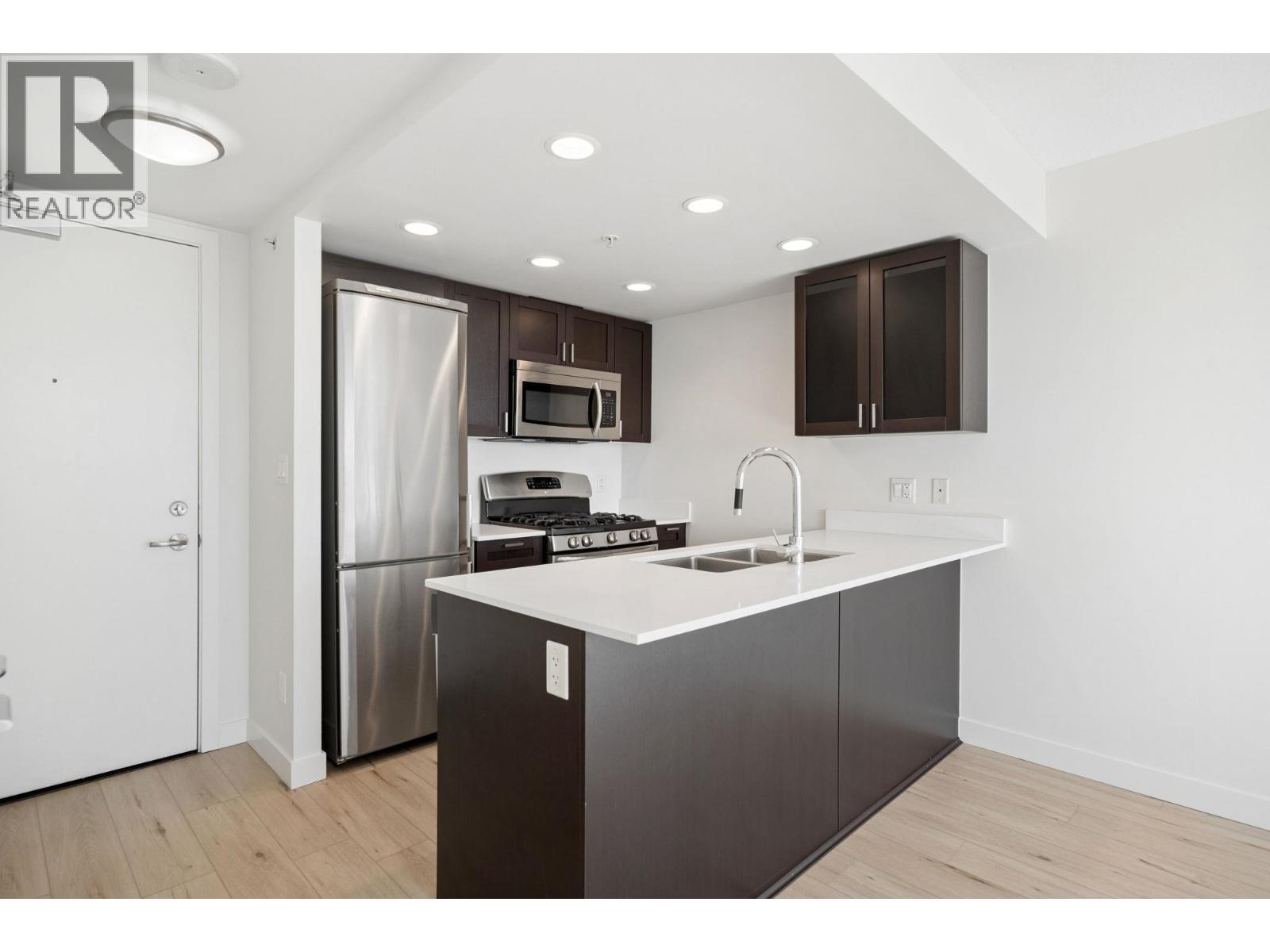 717 4818 Eldorado Mews, Vancouver, British Columbia  V5R 0B3 - Photo 7 - R3112233