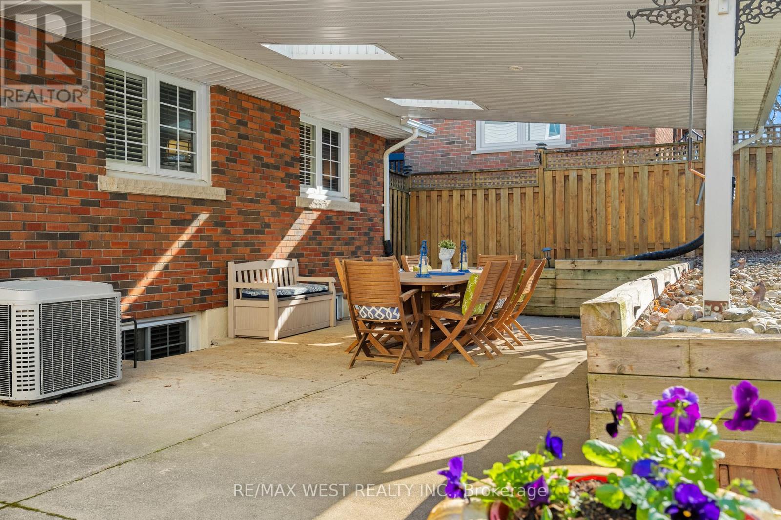 5333 Ontario Avenue, Niagara Falls, Ontario  L2E 3S4 - Photo 5 - X13010082