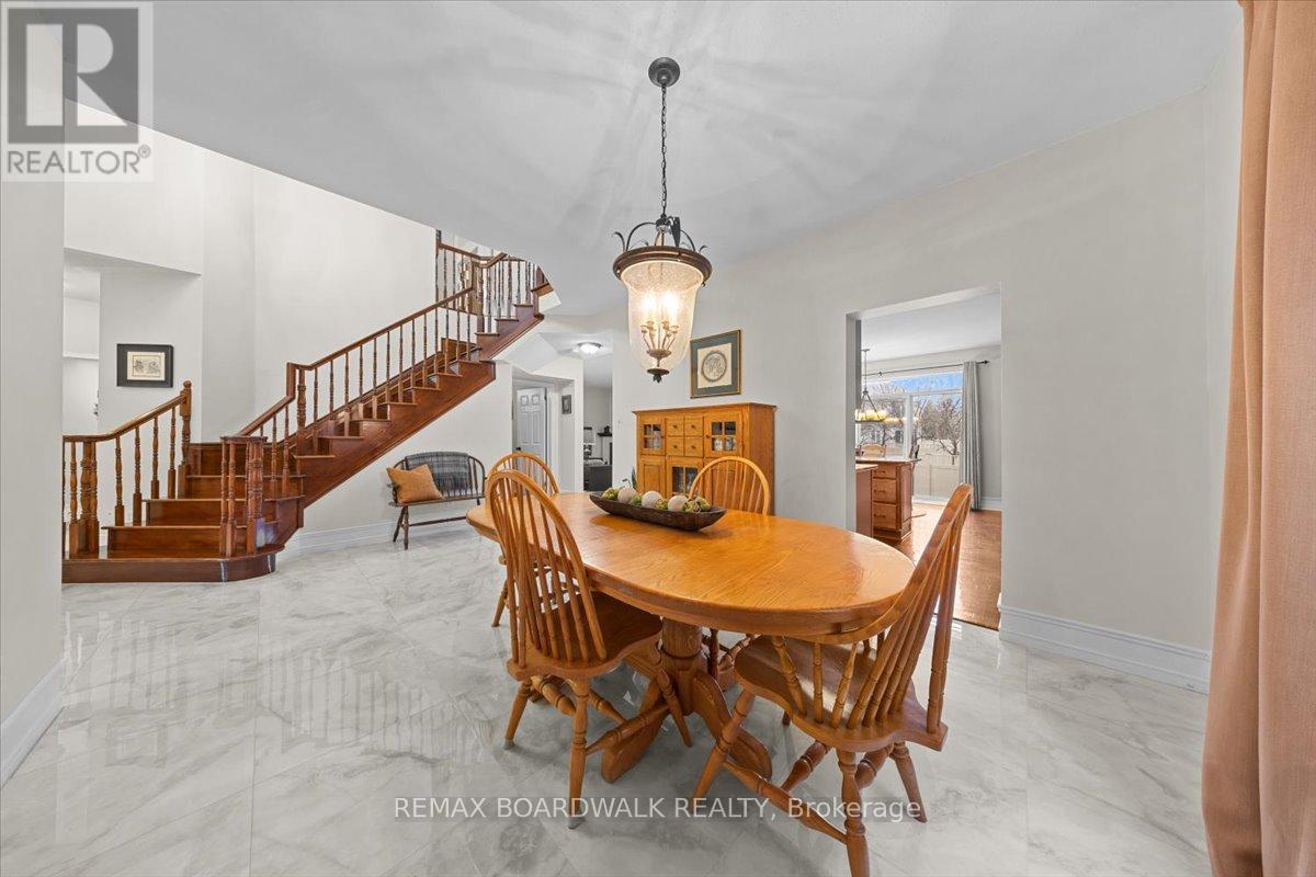 131 Chancery Crescent, Ottawa, Ontario  K4A 4N4 - Photo 8 - X12995606