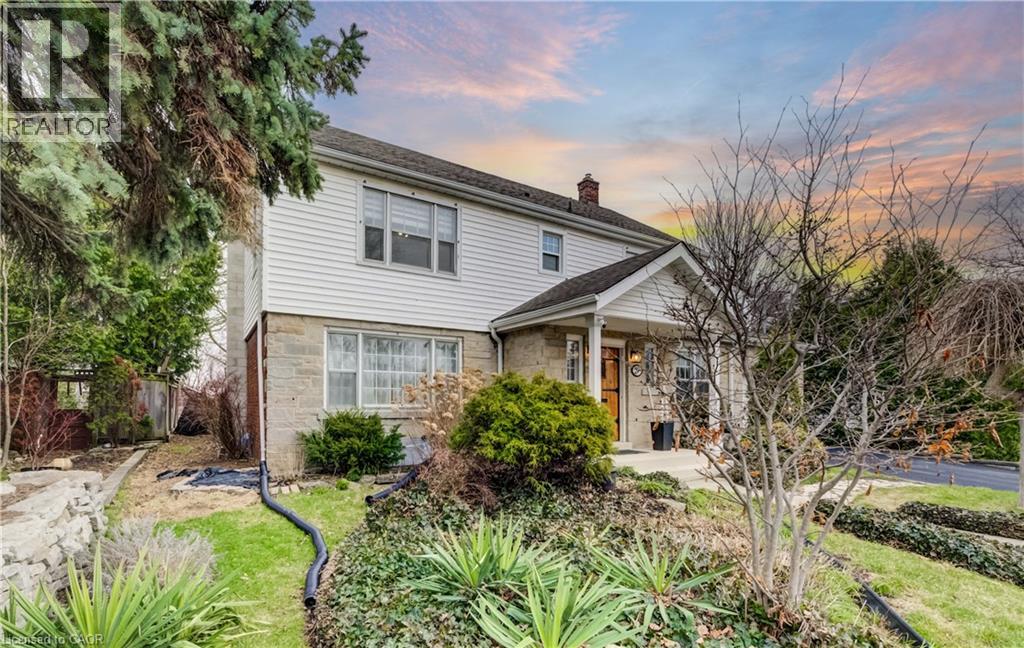 27 Lowrey Avenue S, Cambridge, Ontario  N1R 4Z4 - Photo 2 - 40811528