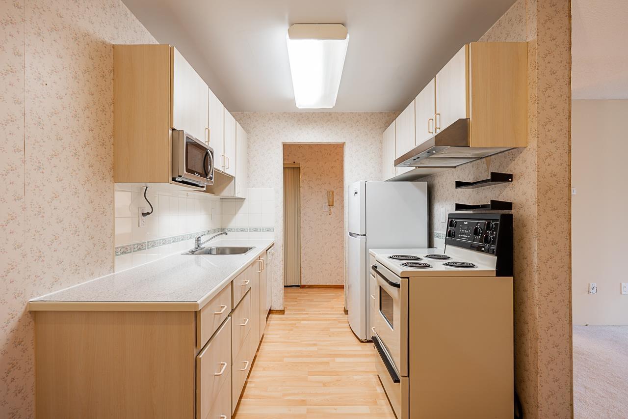 208 15020 North Bluff Road, White Rock, British Columbia  V4B 5A4 - Photo 7 - R3112551