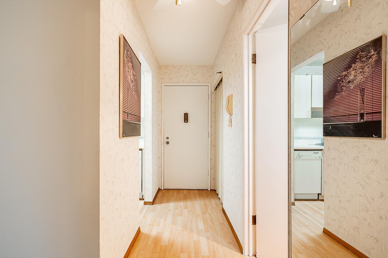 208 15020 North Bluff Road, White Rock, British Columbia  V4B 5A4 - Photo 12 - R3112551