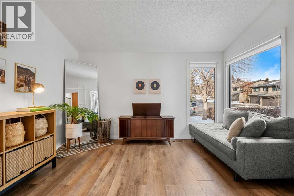 55 Coach Gate Way Sw, Calgary, Alberta  T3H 1L7 - Photo 7 - A2280840