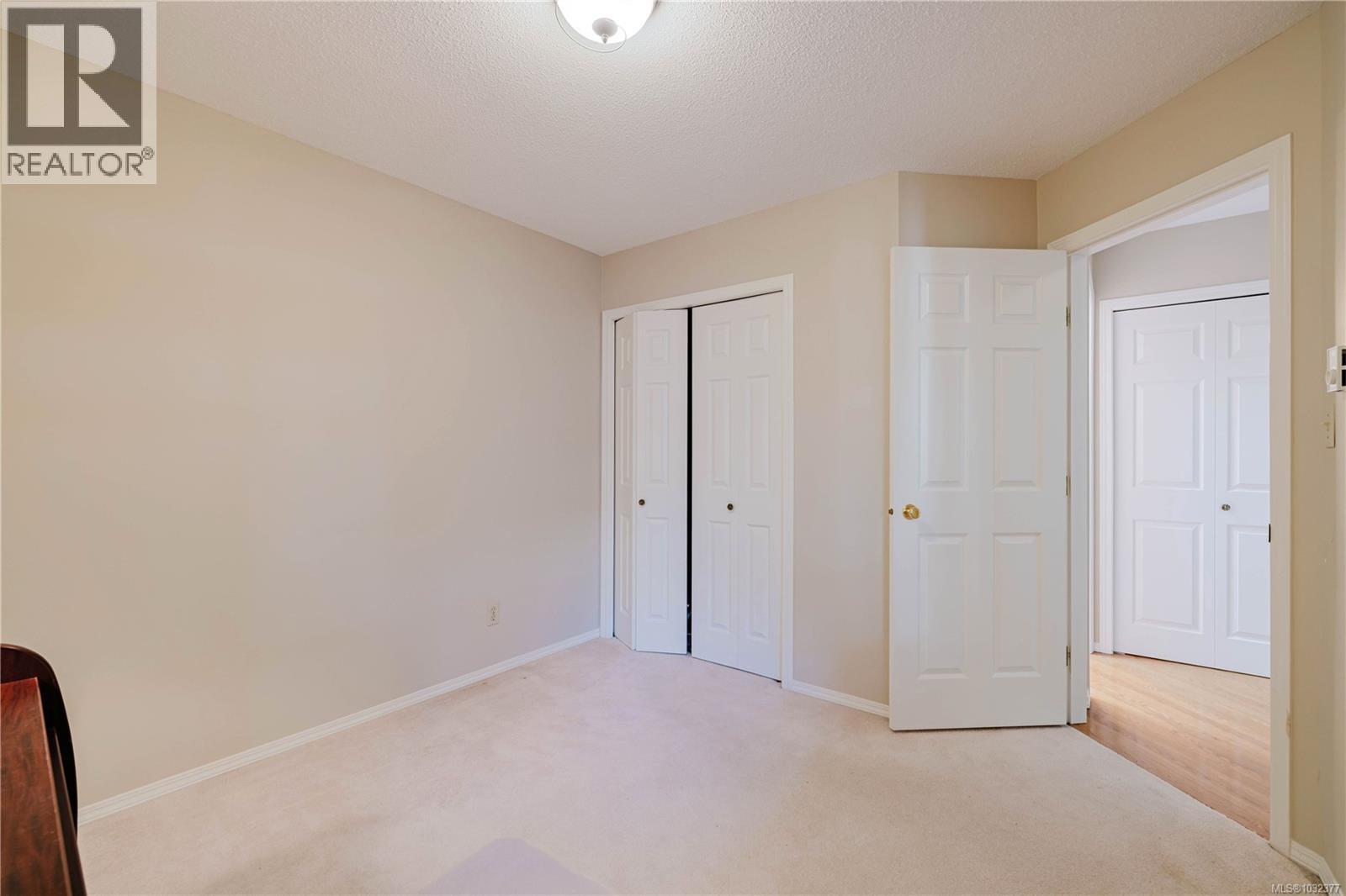 4 901 Kentwood Lane, Saanich, British Columbia  V8Y 2Y5 - Photo 9 - 1032377