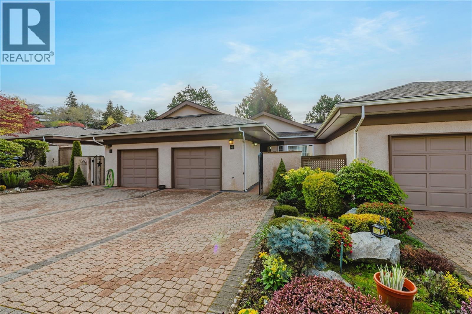 4 901 Kentwood Lane, Saanich, British Columbia  V8Y 2Y5 - Photo 21 - 1032377