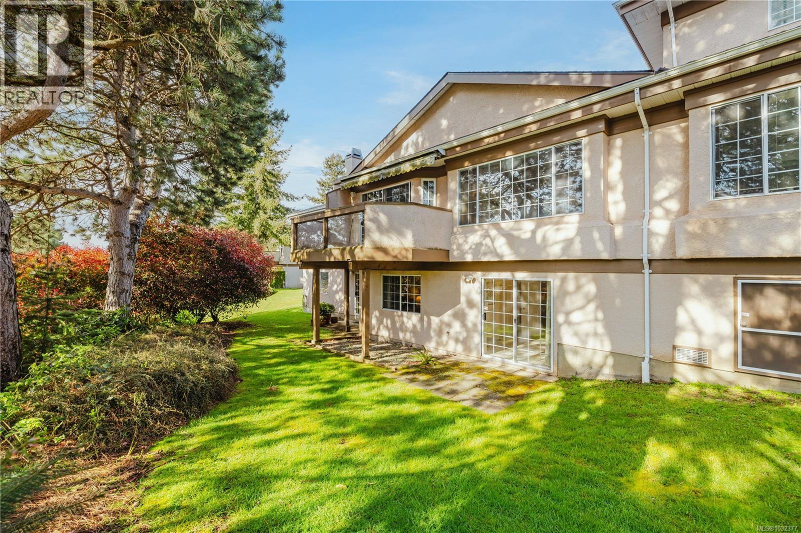 4 901 Kentwood Lane, Saanich, British Columbia  V8Y 2Y5 - Photo 41 - 1032377