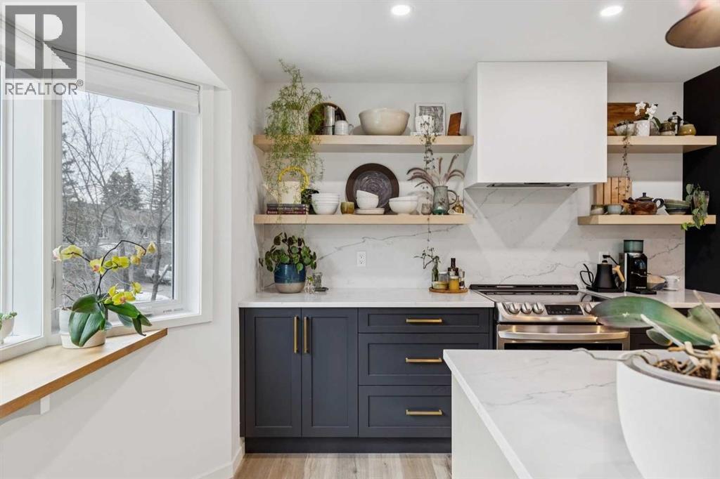 561 Point Mckay Grove NW, Calgary, Alberta  T2E 5M7 - Photo 4 - A2302400