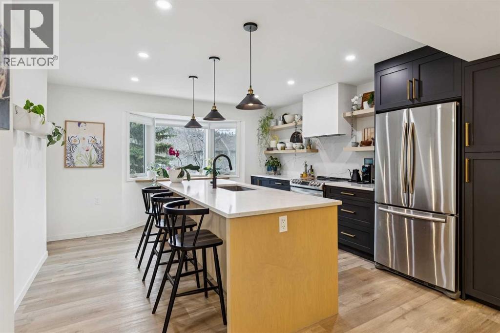 561 Point Mckay Grove NW, Calgary, Alberta  T2E 5M7 - Photo 5 - A2302400