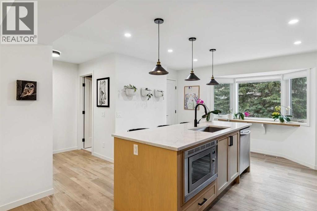 561 Point Mckay Grove NW, Calgary, Alberta  T2E 5M7 - Photo 9 - A2302400