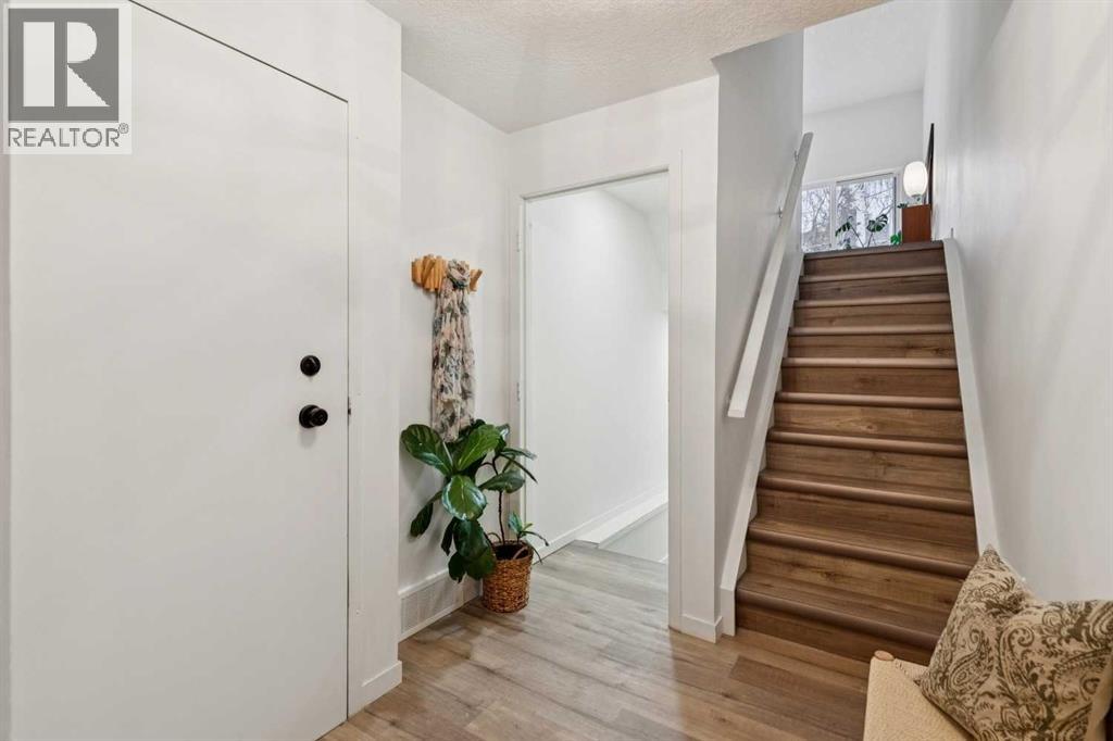 561 Point Mckay Grove NW, Calgary, Alberta  T2E 5M7 - Photo 33 - A2302400