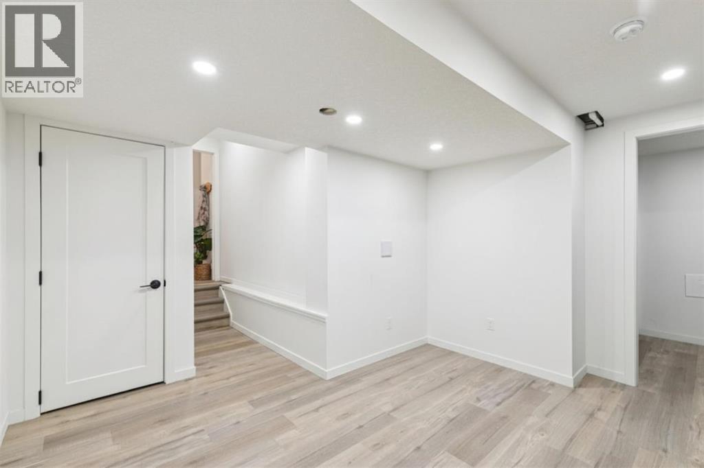 561 Point Mckay Grove NW, Calgary, Alberta  T2E 5M7 - Photo 36 - A2302400