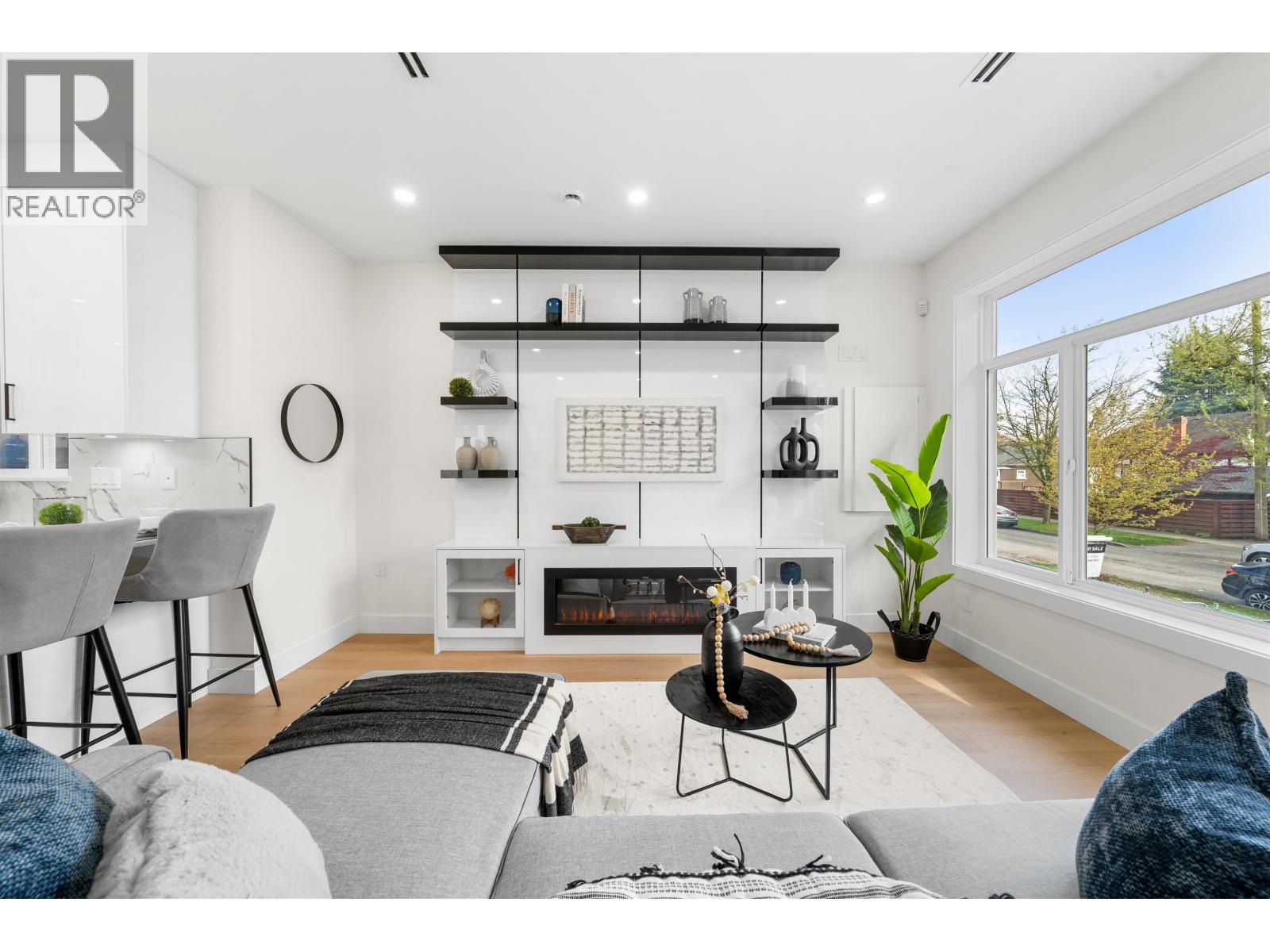 279 E 48th Avenue, Vancouver, British Columbia  V5W 2C9 - Photo 2 - R3112638