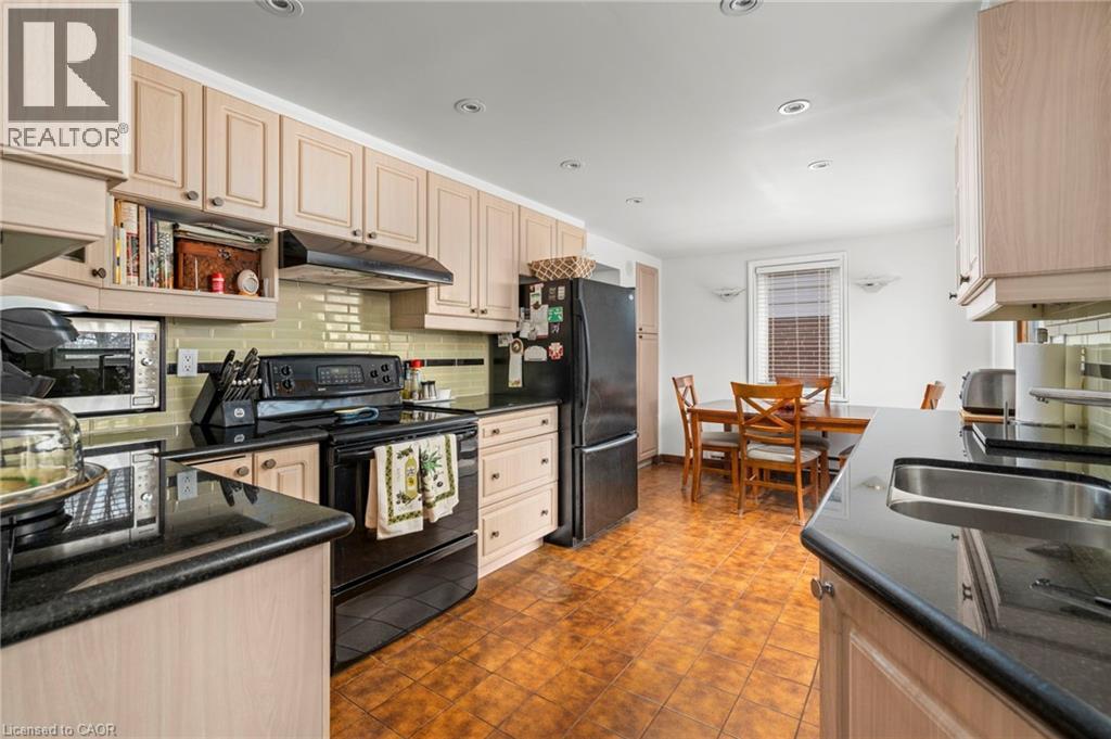 10 Landour Avenue, York, Ontario  M6M 4J4 - Photo 13 - 40820709