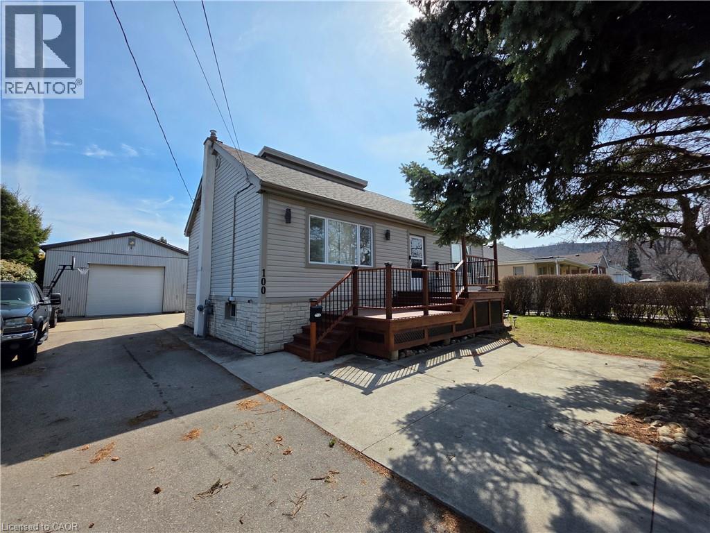 100 CORMAN Avenue, Stoney Creek, Ontario