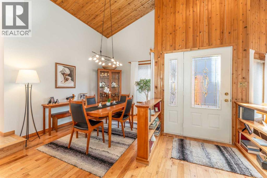 803 Larch Place, Canmore, Alberta  T1W 1S4 - Photo 6 - A2299156