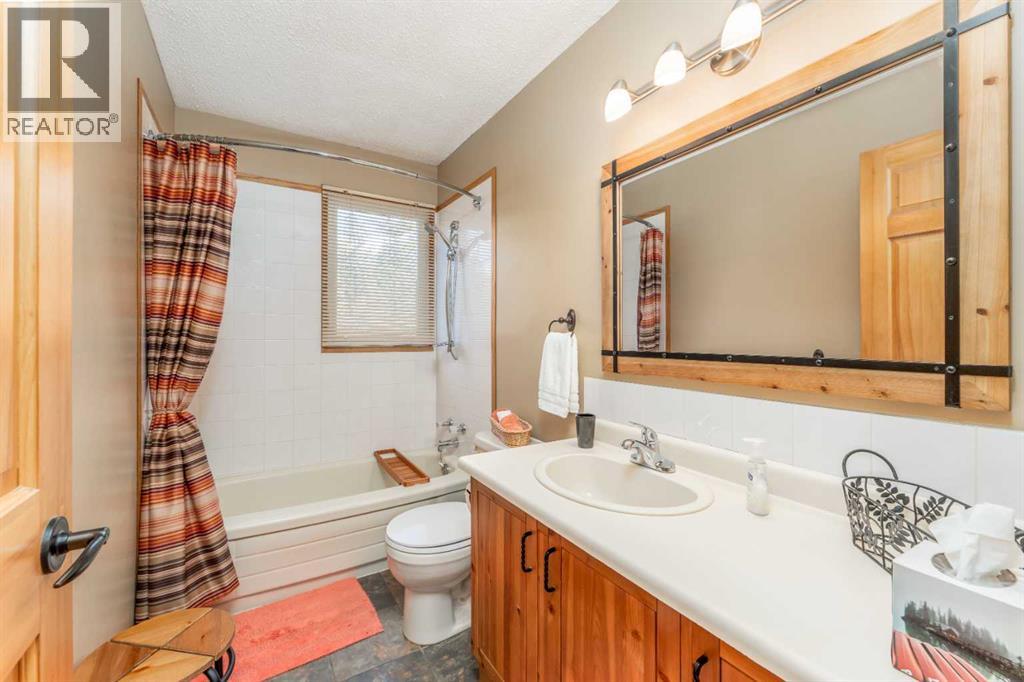 803 Larch Place, Canmore, Alberta  T1W 1S4 - Photo 25 - A2299156