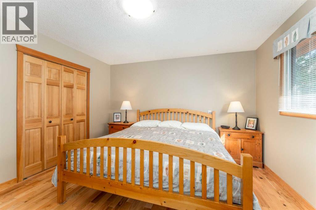 803 Larch Place, Canmore, Alberta  T1W 1S4 - Photo 17 - A2299156