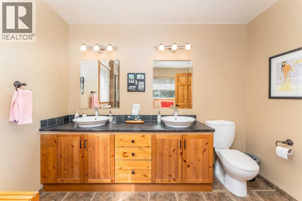 803 Larch Place, Canmore, Alberta  T1W 1S4 - Photo 21 - A2299156