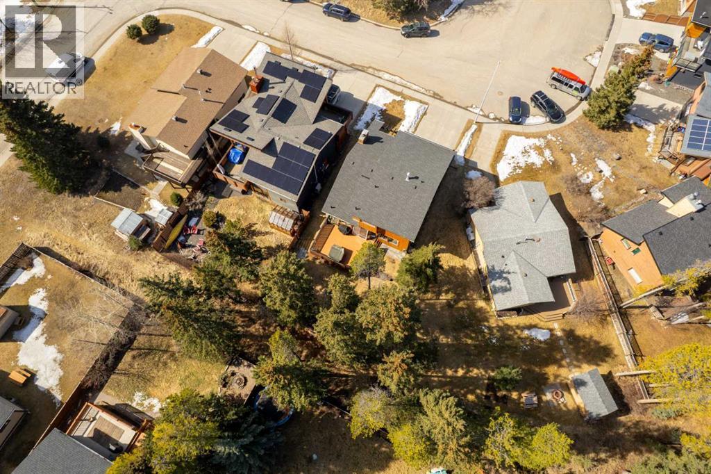 803 Larch Place, Canmore, Alberta  T1W 1S4 - Photo 36 - A2299156