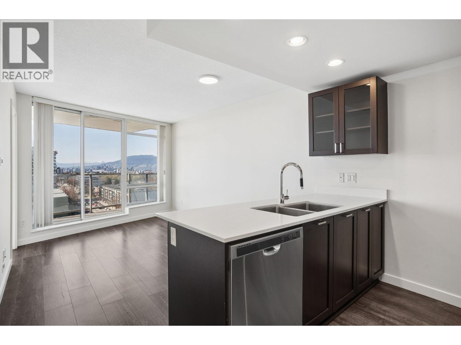 1001 4815 Eldorado Mews, Vancouver, British Columbia  V5R 0B2 - Photo 3 - R3112229