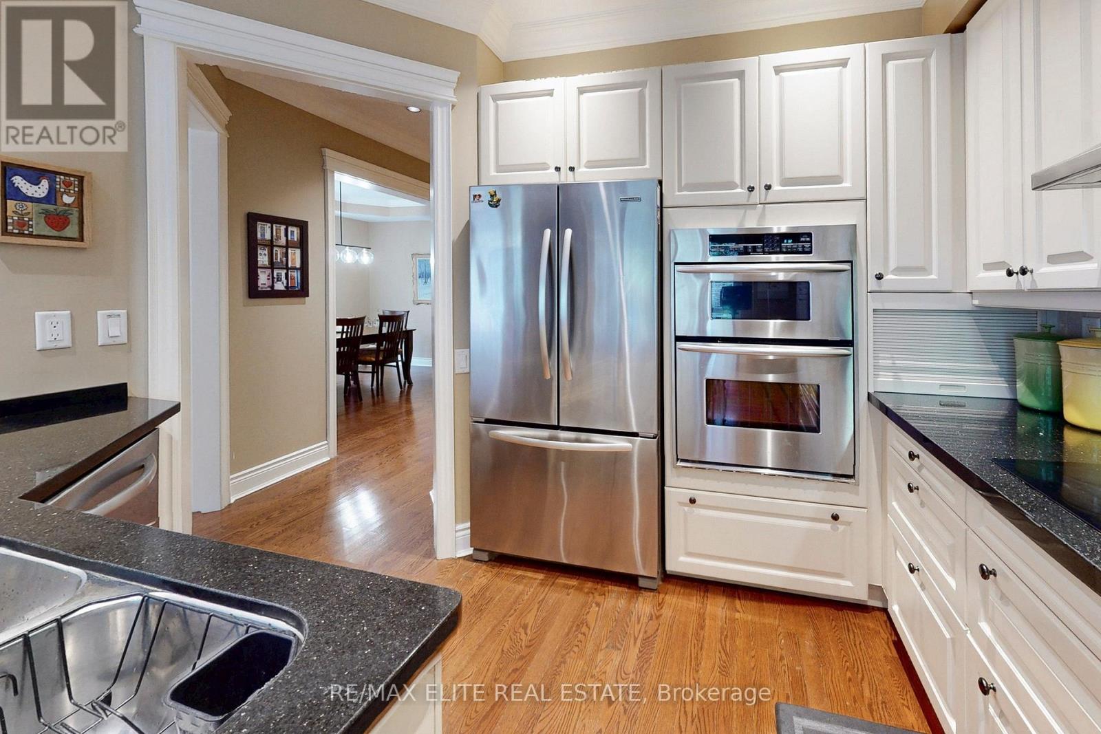 112 Westbury Court, Richmond Hill, Ontario  L4S 2L3 - Photo 9 - N13010146