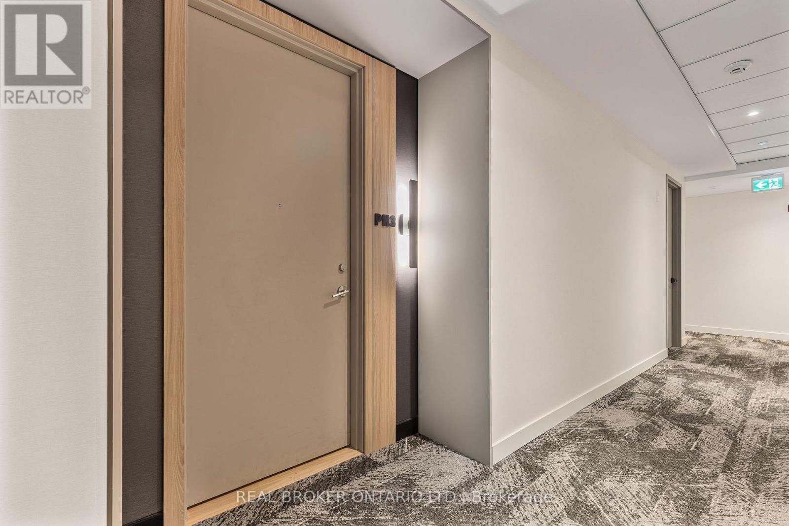 Ph 3 - 185 Dunlop Street E, Barrie (Lakeshore), Ontario  L4M 0L7 - Photo 2 - S13010158