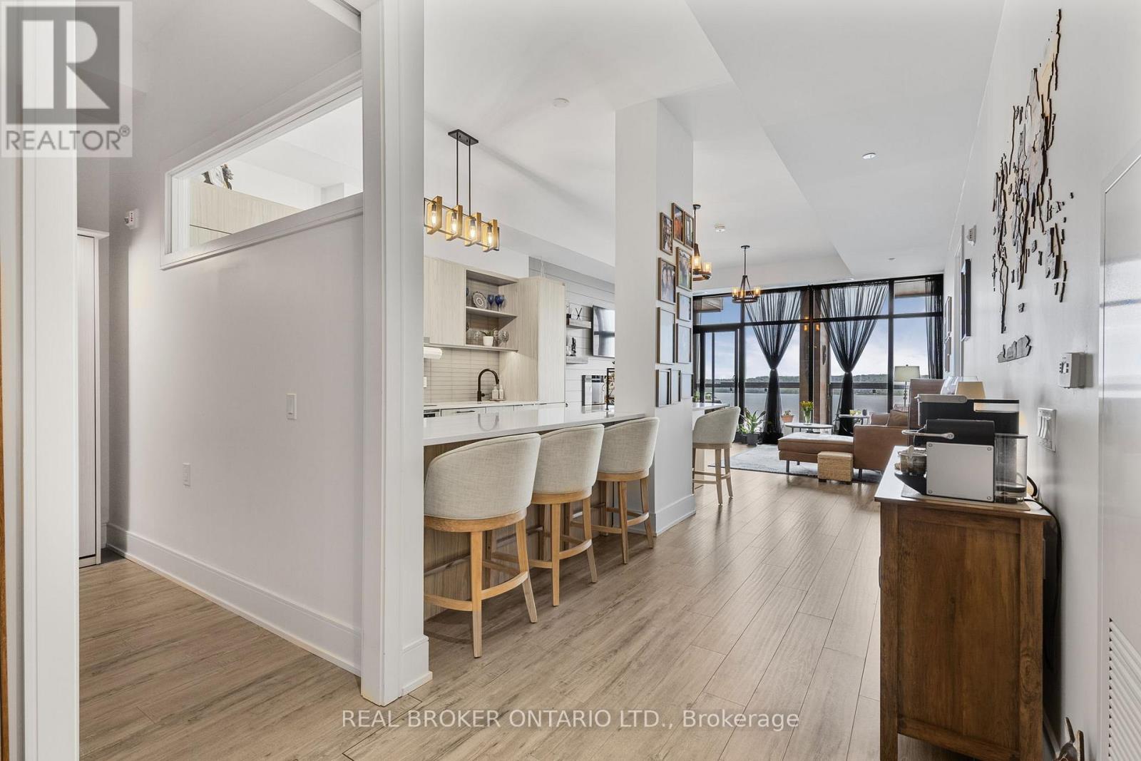 Ph 3 - 185 Dunlop Street E, Barrie (Lakeshore), Ontario  L4M 0L7 - Photo 4 - S13010158