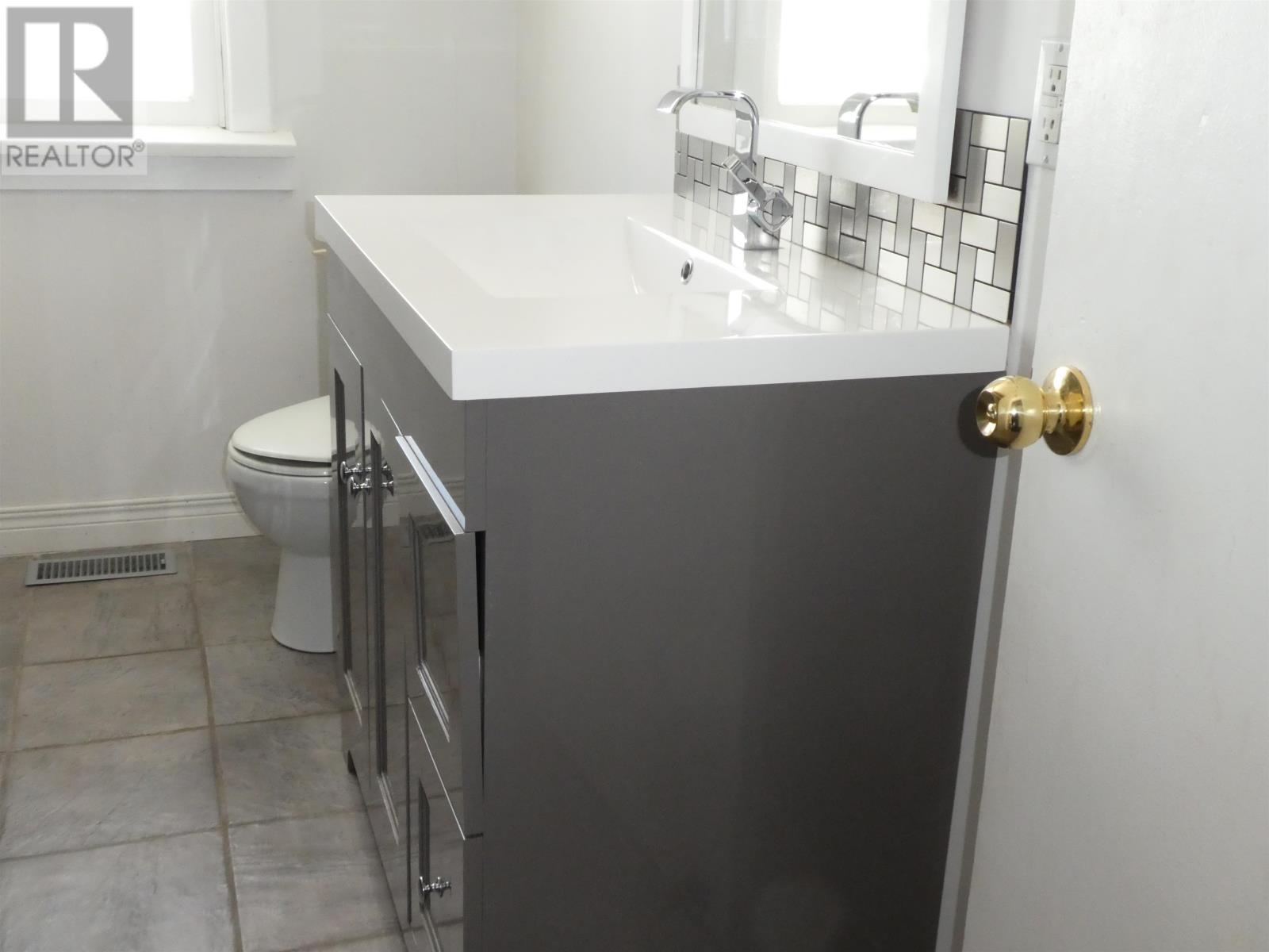 102 Cedar Cres, Longlac, Ontario  P0T 2A0 - Photo 13 - TB2600721