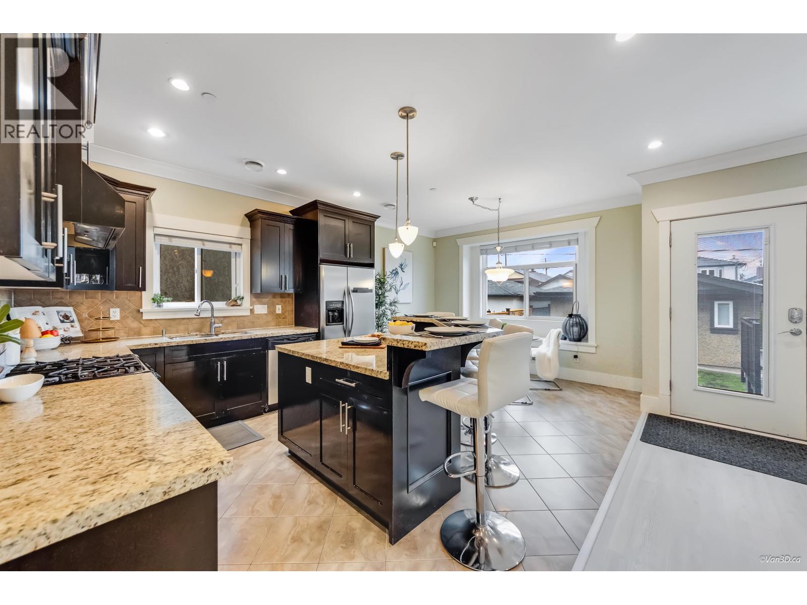 2457 E 3rd Avenue, Vancouver, British Columbia  V5M 1G8 - Photo 12 - R3112149