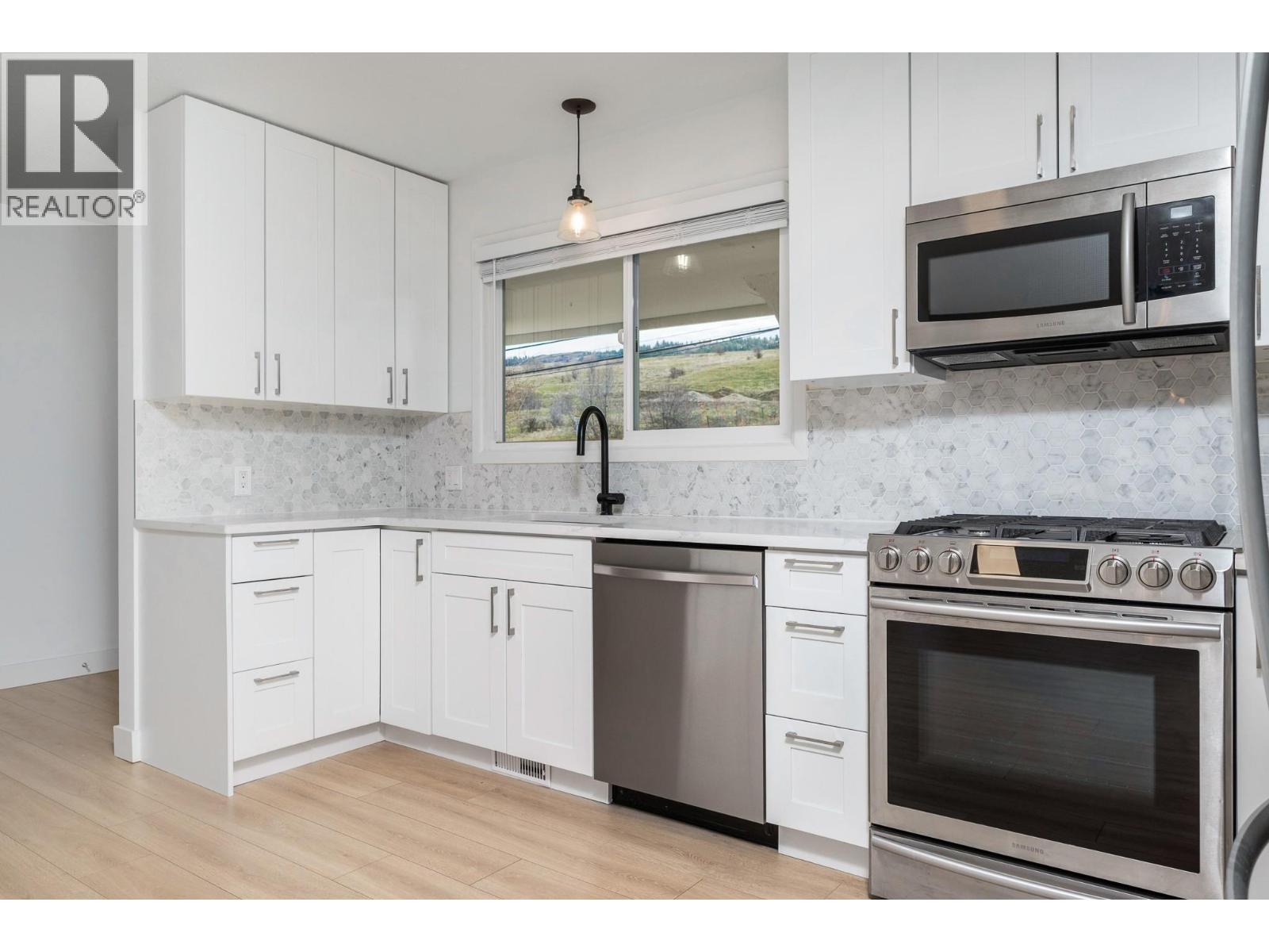 6531 Longacre Drive, Vernon, British Columbia  V1H 1H9 - Photo 7 - 10380227