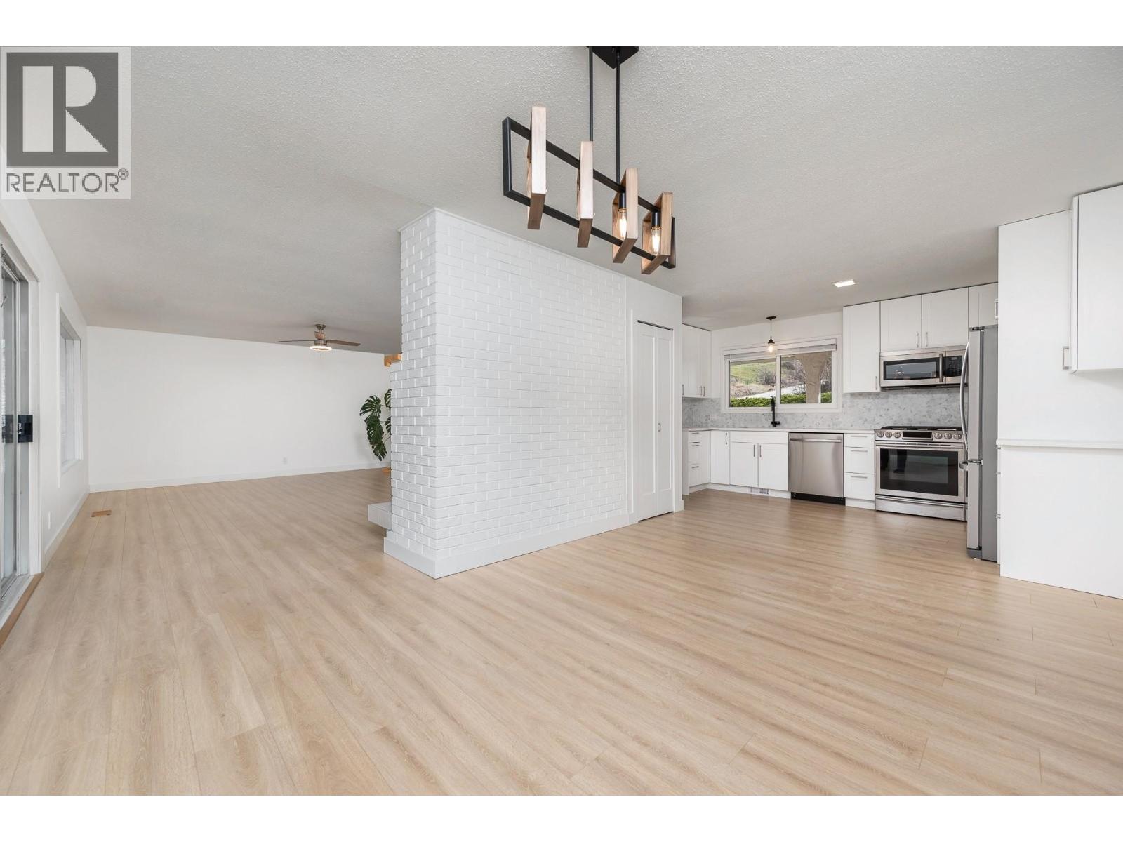 6531 Longacre Drive, Vernon, British Columbia  V1H 1H9 - Photo 9 - 10380227