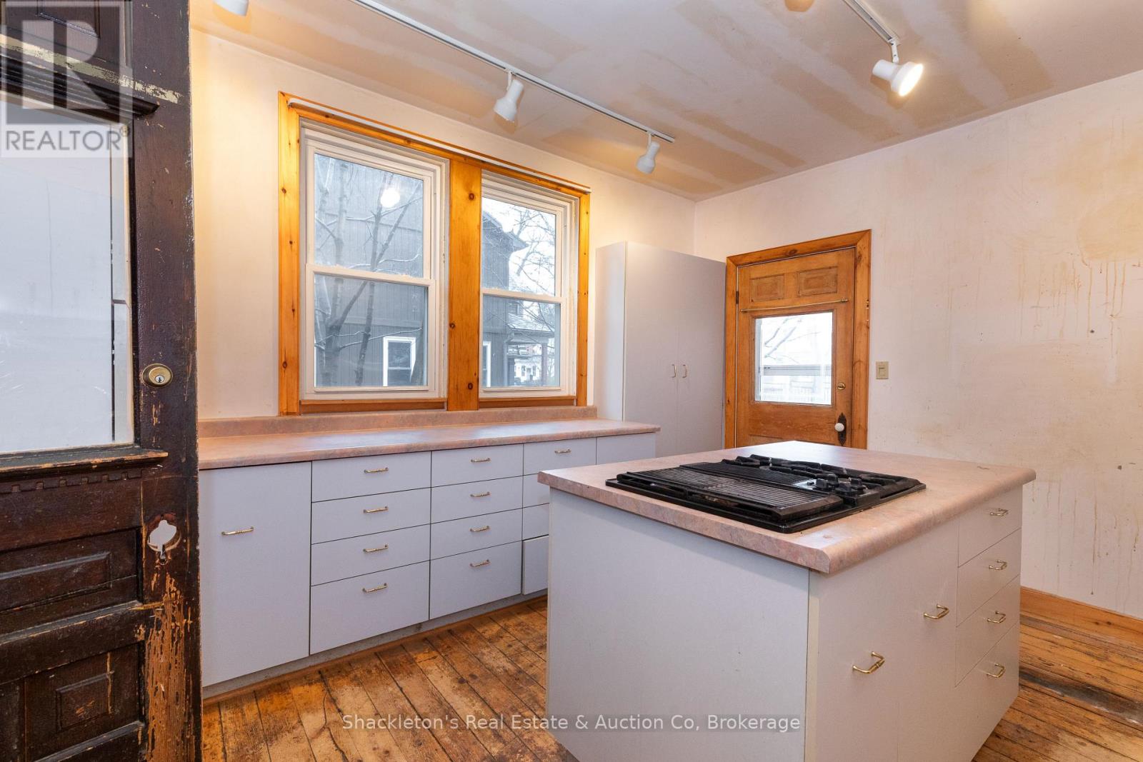 148 Rebecca Street, Stratford, Ontario  N5A 3P3 - Photo 6 - X12988556