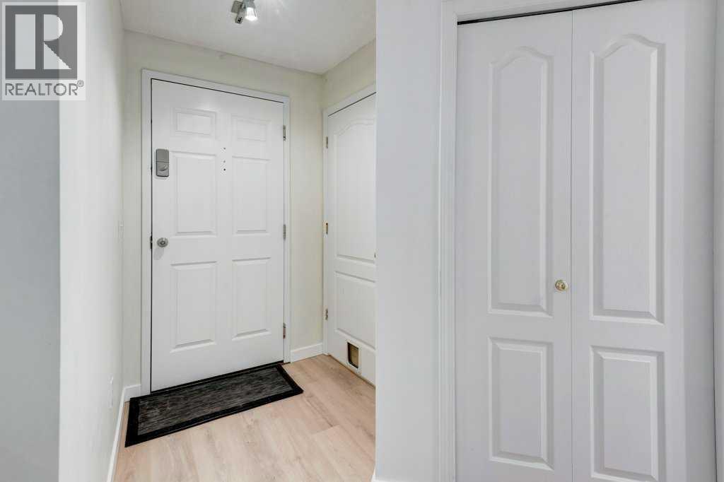 119, 10 Sierra Morena Mews Sw, Calgary, Alberta  T3H 3K5 - Photo 2 - A2302624