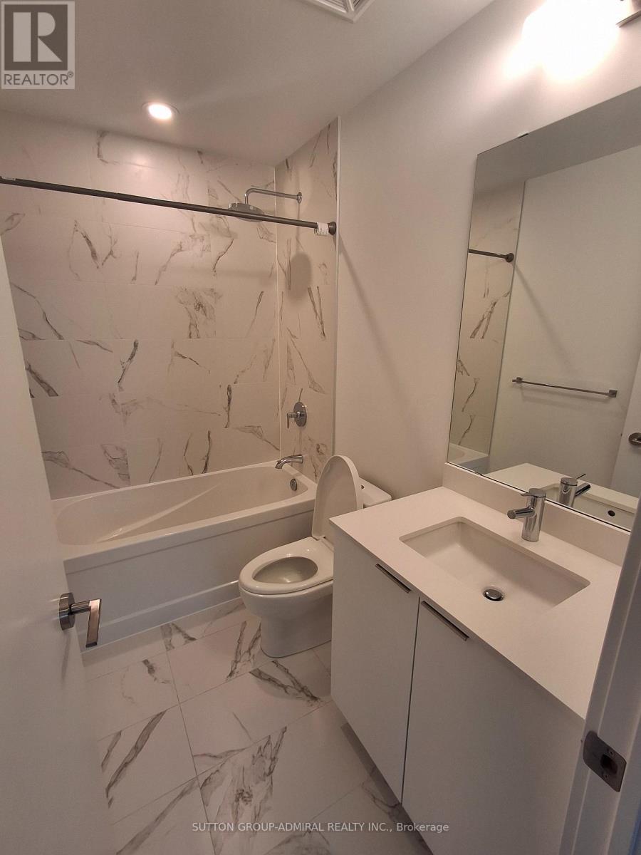 7 Golden Lion Heights, Toronto, Ontario  M2M 0C1 - Photo 11 - C13010162