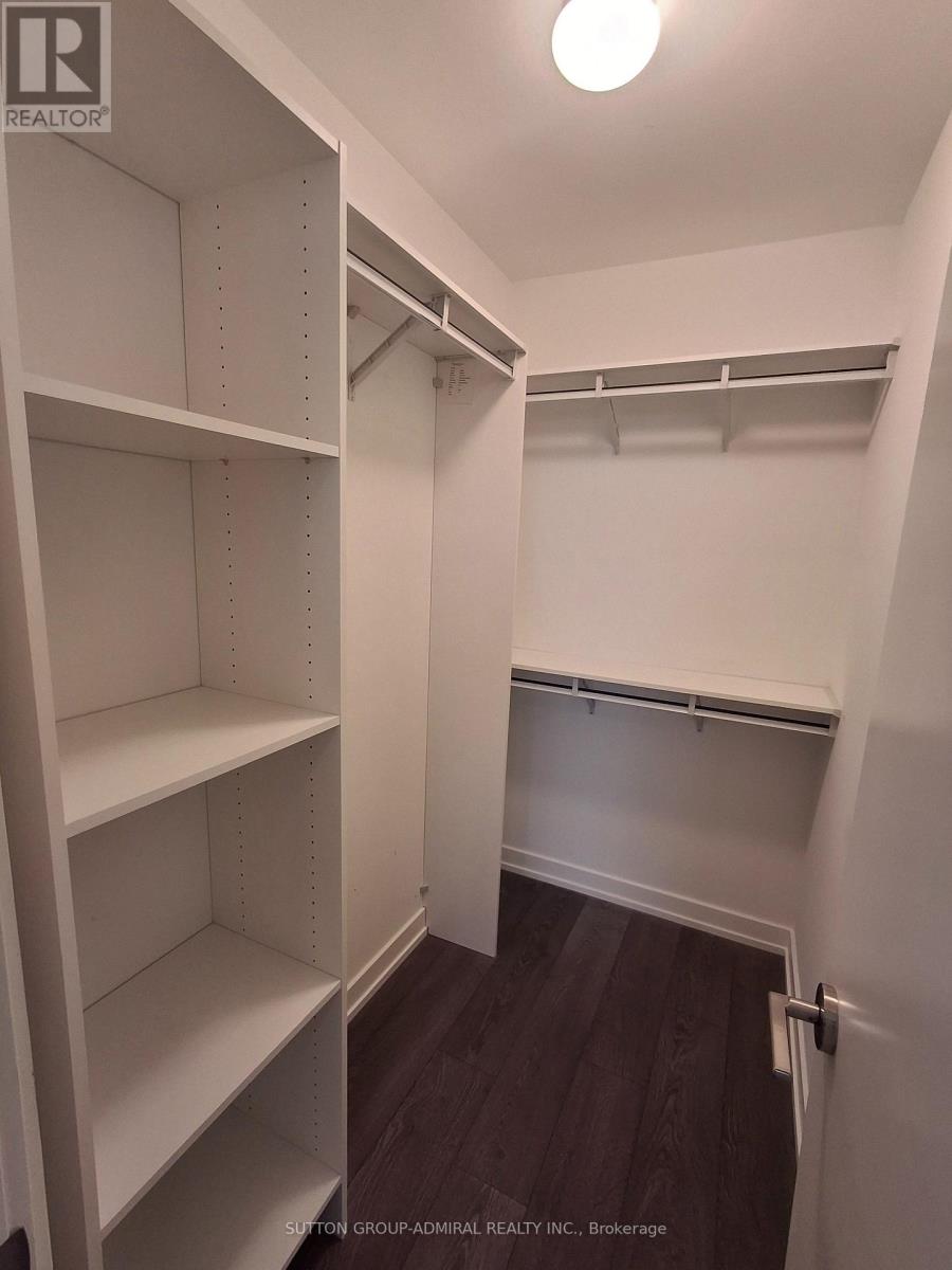 7 Golden Lion Heights, Toronto, Ontario  M2M 0C1 - Photo 13 - C13010162