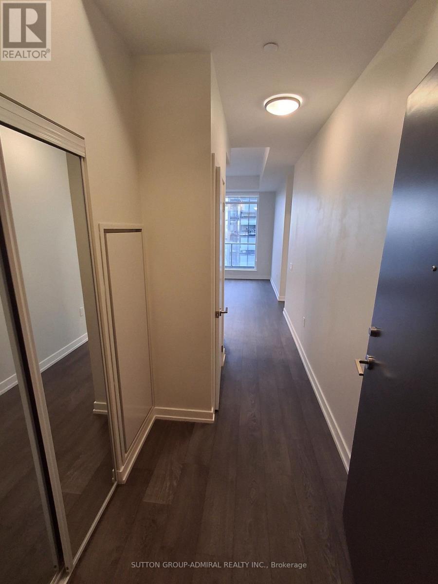 7 Golden Lion Heights, Toronto, Ontario  M2M 0C1 - Photo 2 - C13010162