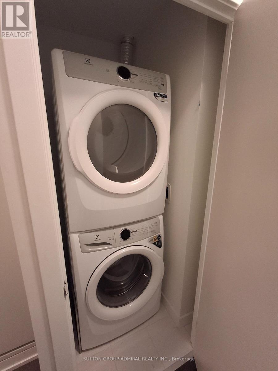 7 Golden Lion Heights, Toronto, Ontario  M2M 0C1 - Photo 6 - C13010162