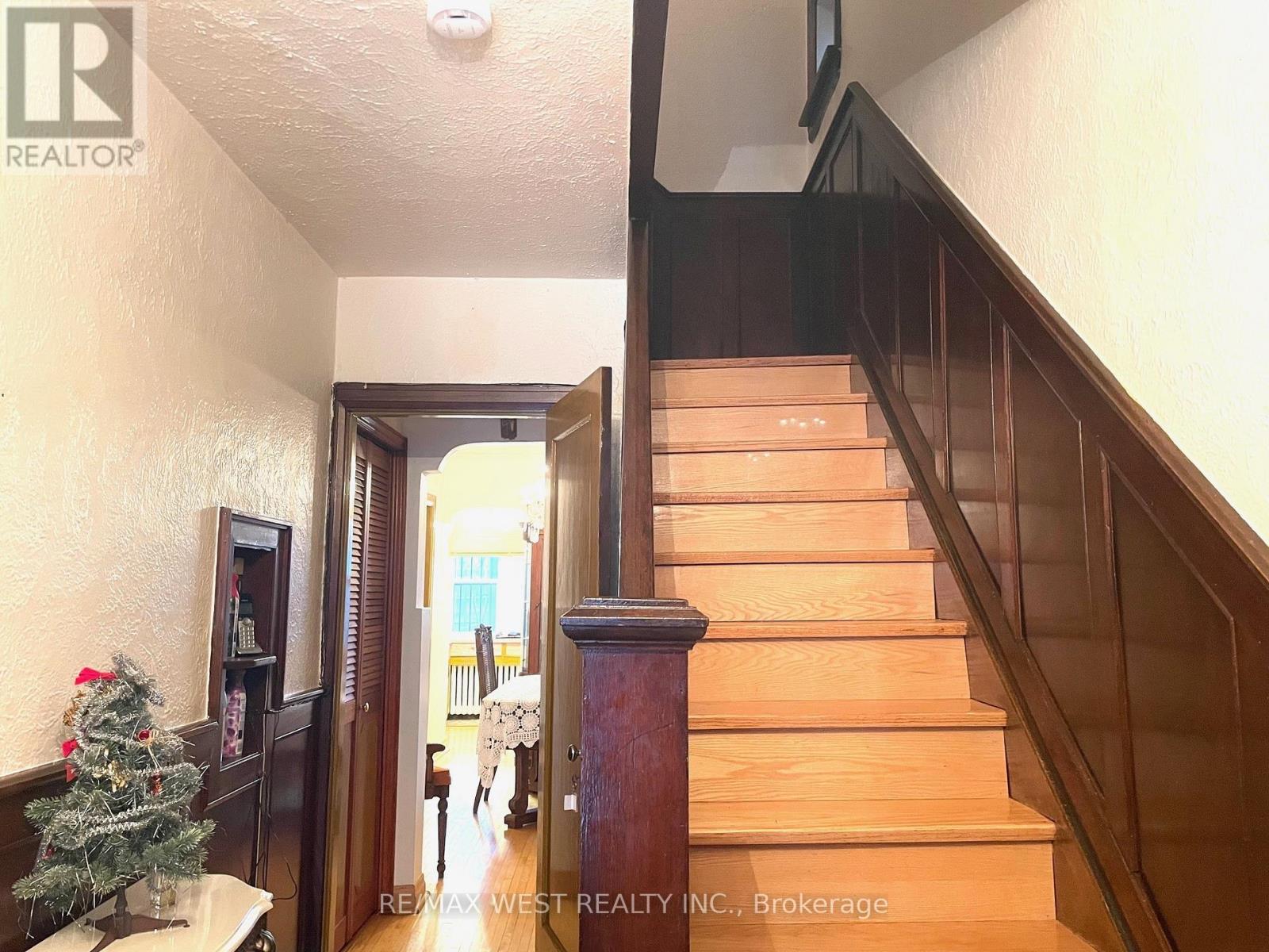 364 Roxton Road, Toronto, Ontario  M6G 3R2 - Photo 10 - C13010176