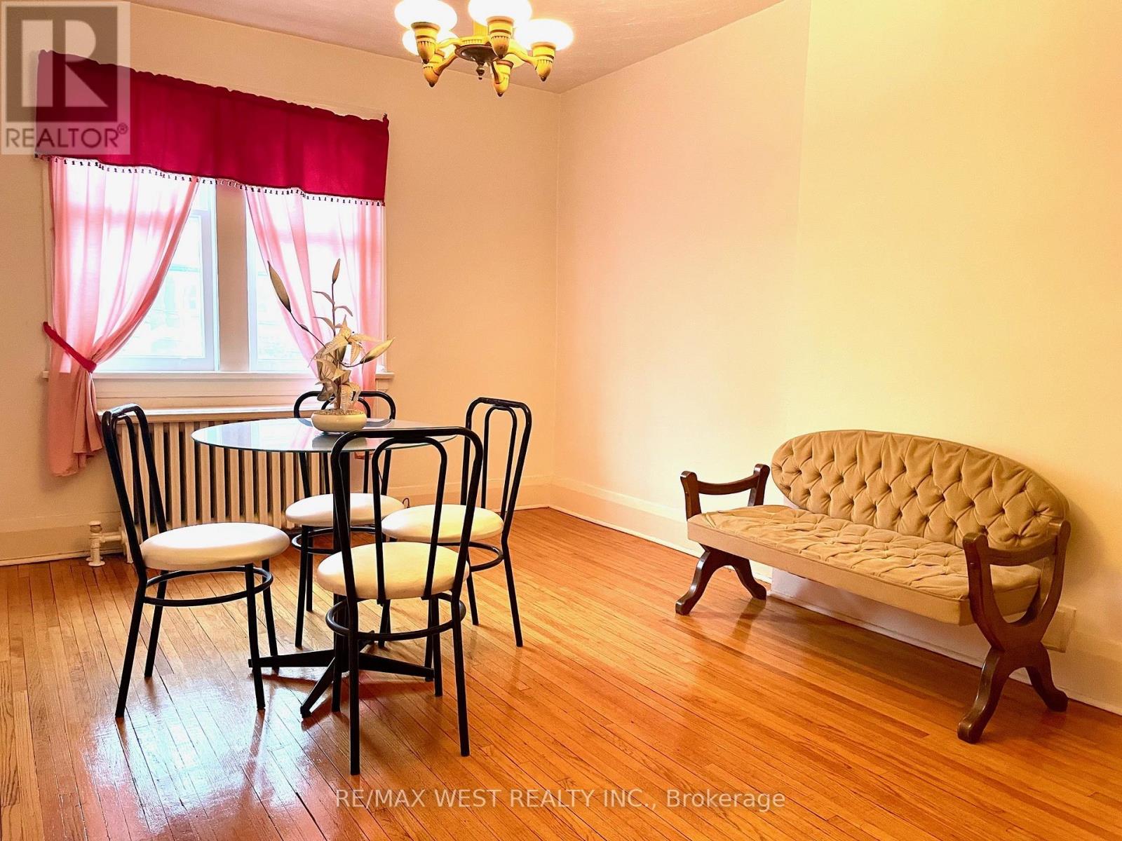 364 Roxton Road, Toronto, Ontario  M6G 3R2 - Photo 14 - C13010176