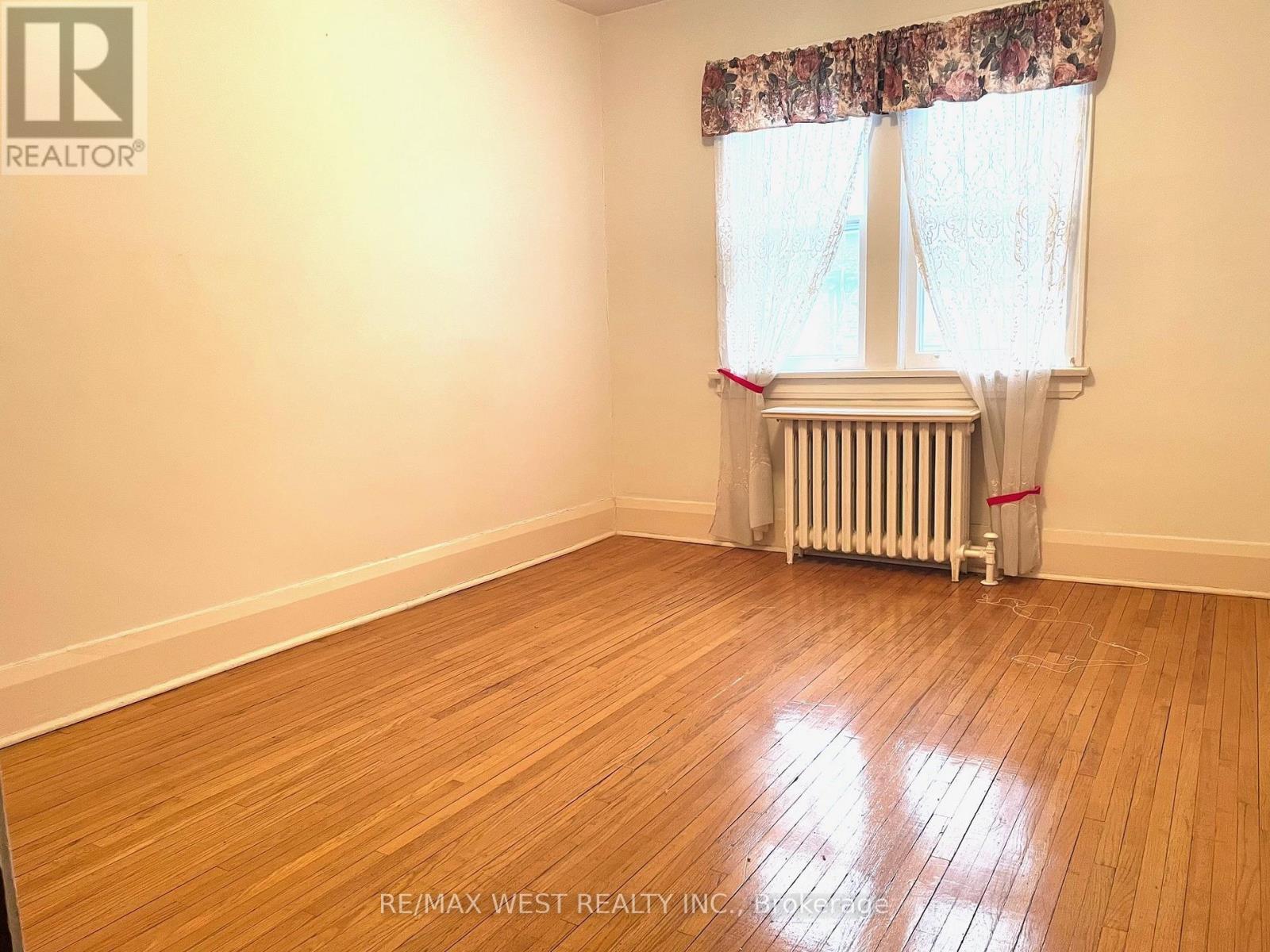 364 Roxton Road, Toronto, Ontario  M6G 3R2 - Photo 15 - C13010176