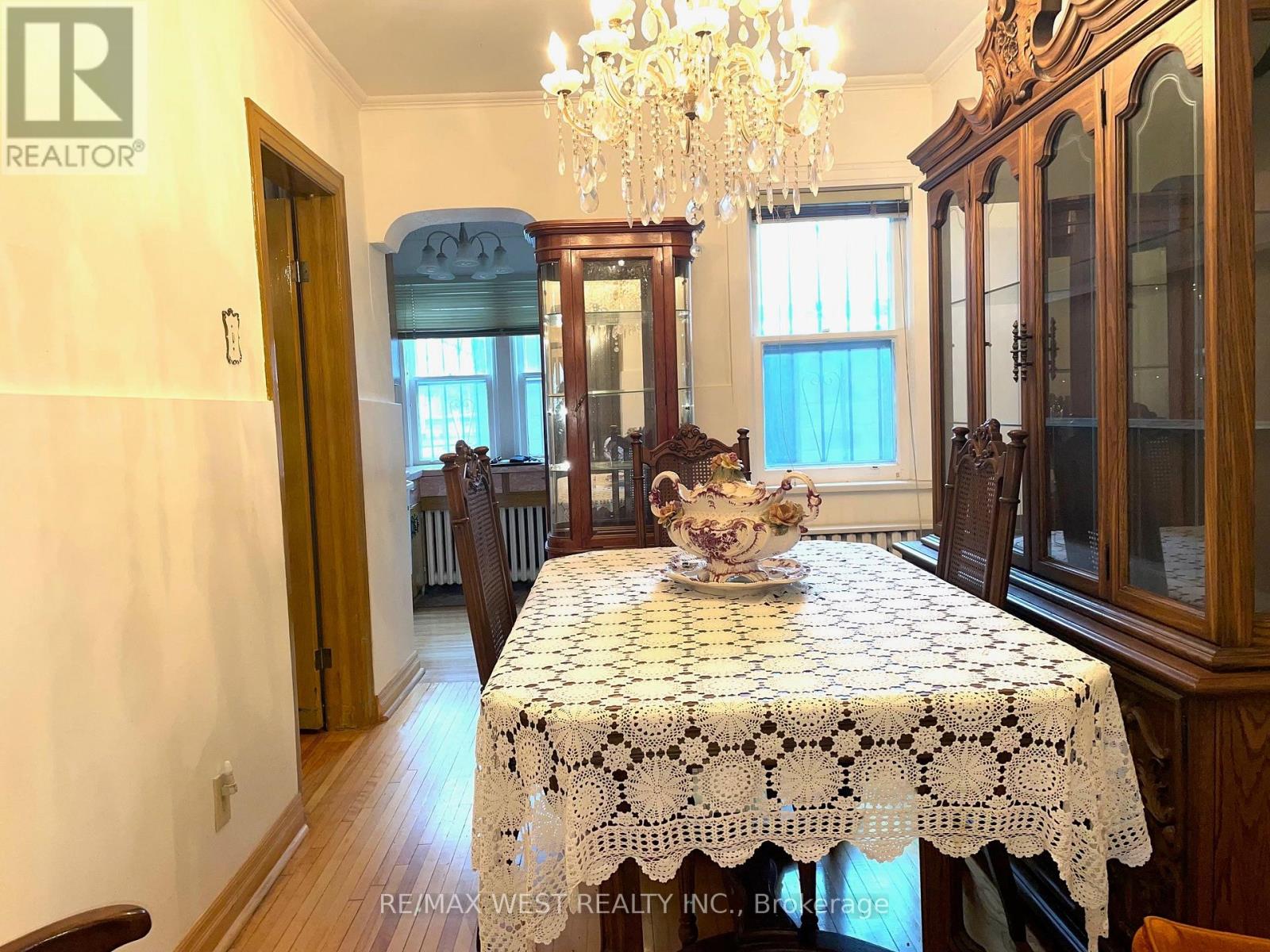 364 Roxton Road, Toronto, Ontario  M6G 3R2 - Photo 4 - C13010176