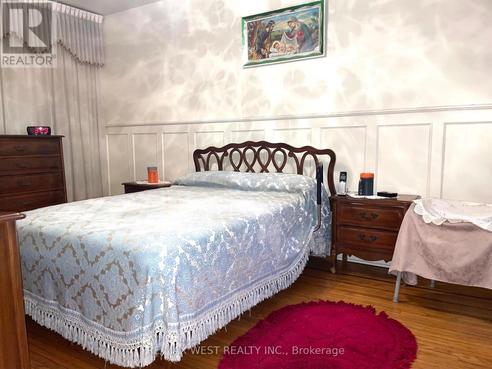 364 Roxton Road, Toronto, Ontario  M6G 3R2 - Photo 8 - C13010176