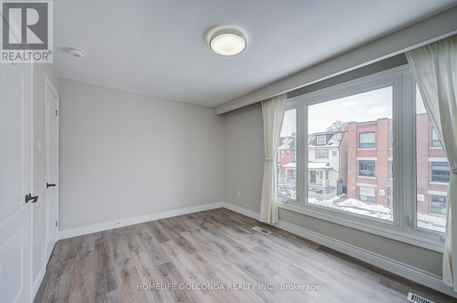 Upper - 59 Wolseley Street, Toronto, Ontario  M5T 1A4 - Photo 12 - C13010194