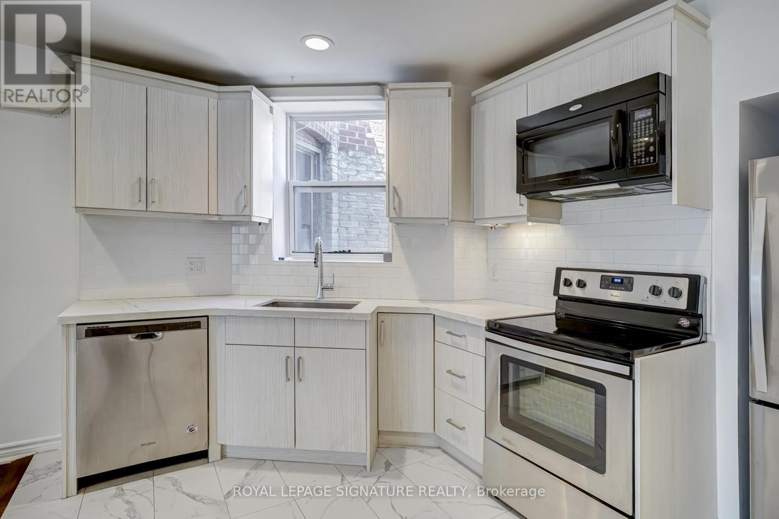 3rd Lvl - 1116 College Street, Toronto, Ontario  M6H 1B5 - Photo 5 - C13010206