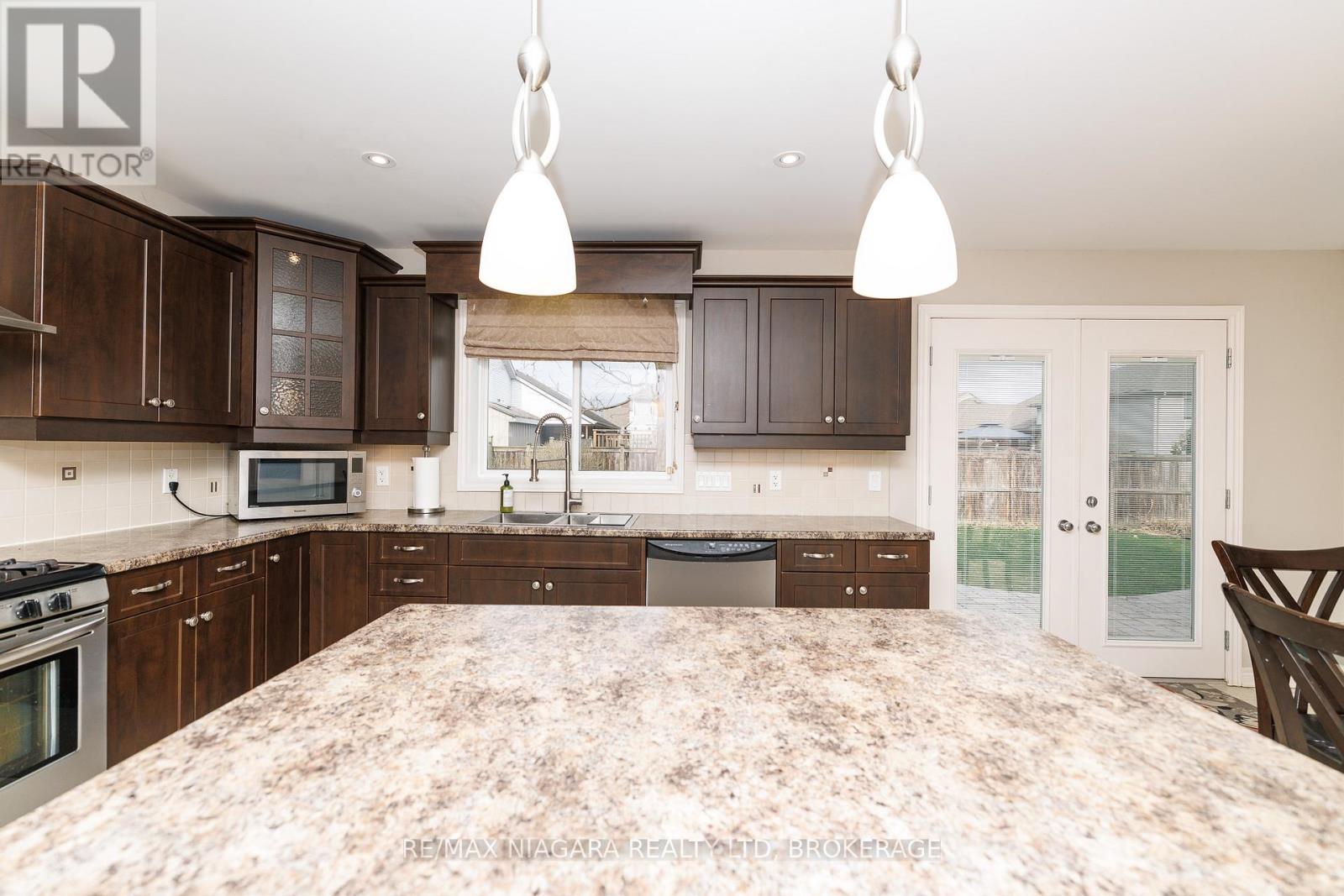 374 Pelham Road, St. Catharines, Ontario  L2S 0A2 - Photo 9 - X13010180