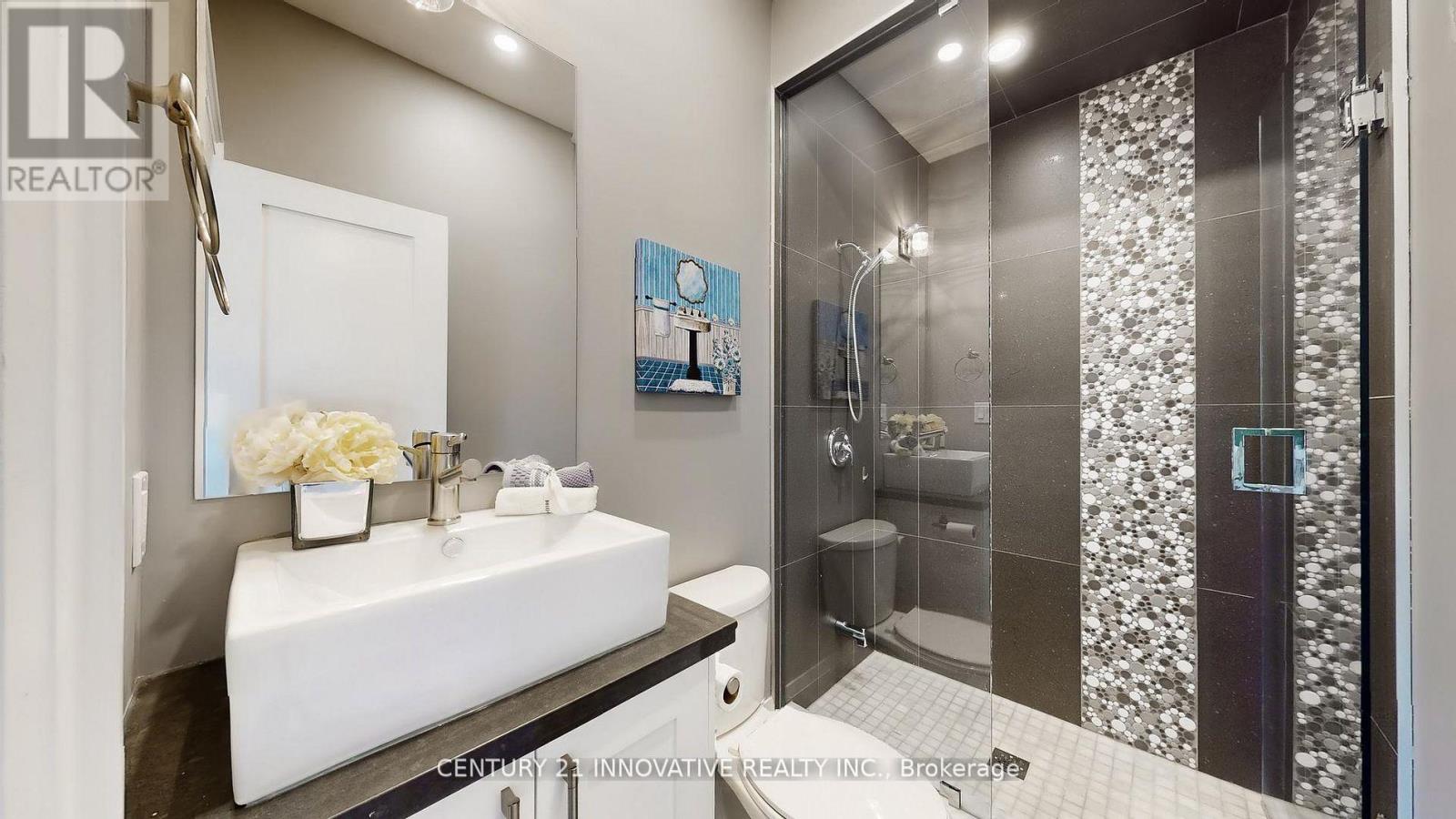 1 Dustan Crescent, Toronto, Ontario  M4J 4G4 - Photo 29 - E13002418