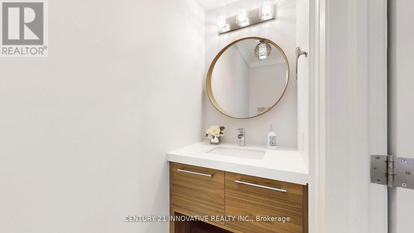 1 Dustan Crescent, Toronto, Ontario  M4J 4G4 - Photo 17 - E13002418