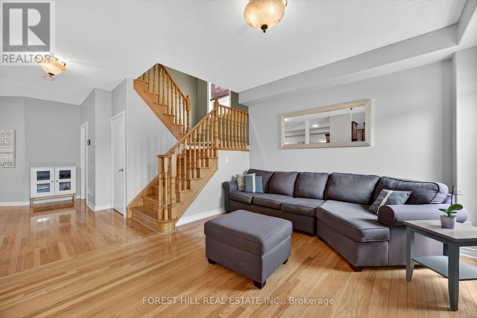 31 Connaught Lane, Barrie, Ontario  L4M 0A6 - Photo 11 - S13010172