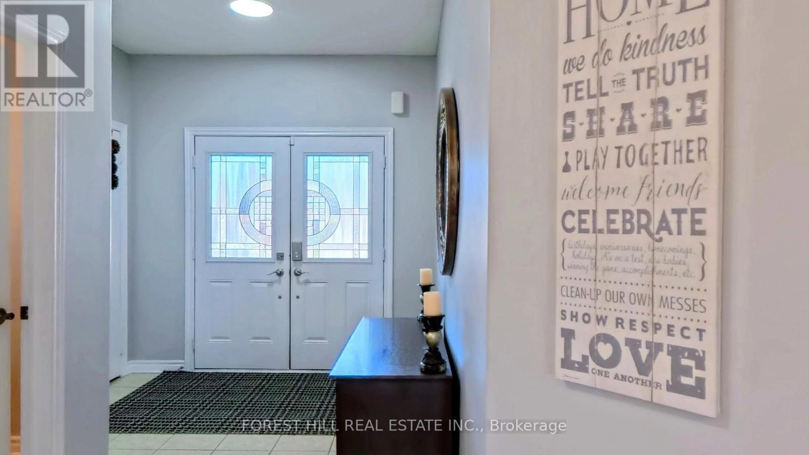 31 Connaught Lane, Barrie, Ontario  L4M 0A6 - Photo 5 - S13010172