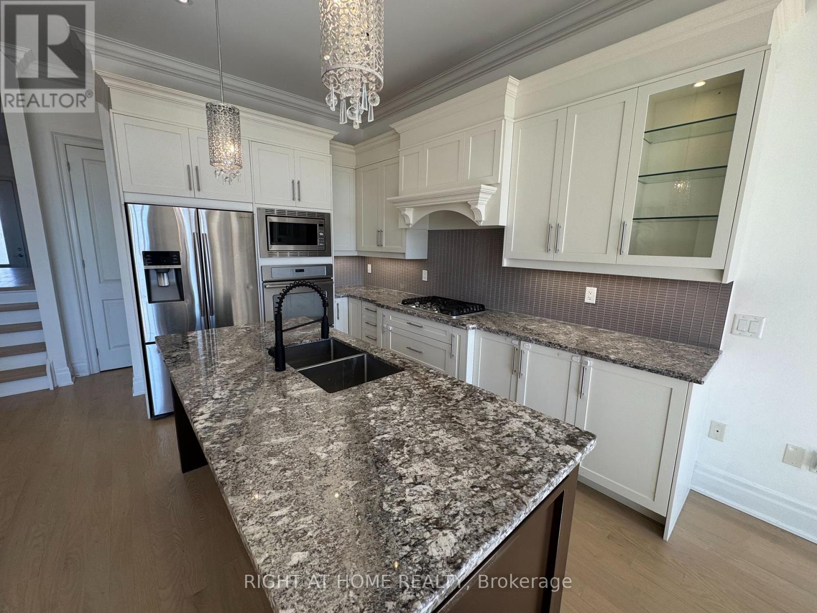 58b Thirty Second Street, Toronto, Ontario  M8W 3G5 - Photo 10 - W13010168